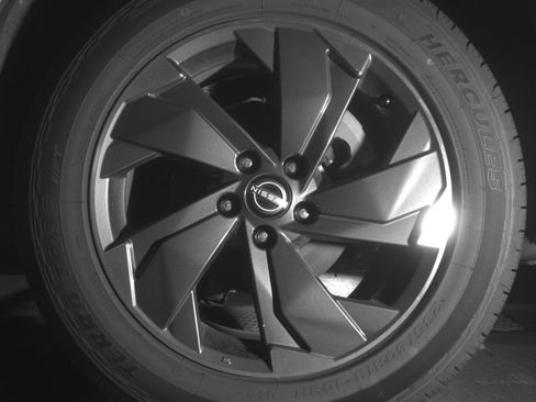 Used 2025 Nissan Rogue SV image 14