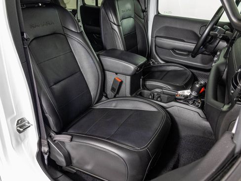 Used 2023 Jeep Wrangler Unlimited Sahara w/ Cold Weather Group AWD/4WD image 45