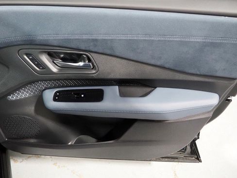 Used 2023 Nissan Ariya Platinum+ image 65