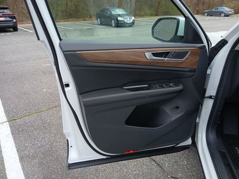 New 2026 Volkswagen Atlas SE image 10