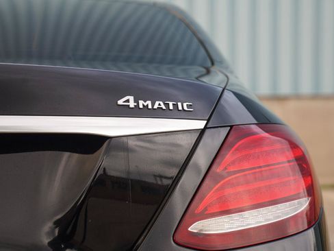 Used 2019 Mercedes-Benz E 300 4MATIC w/ Premium 1 Package image 17