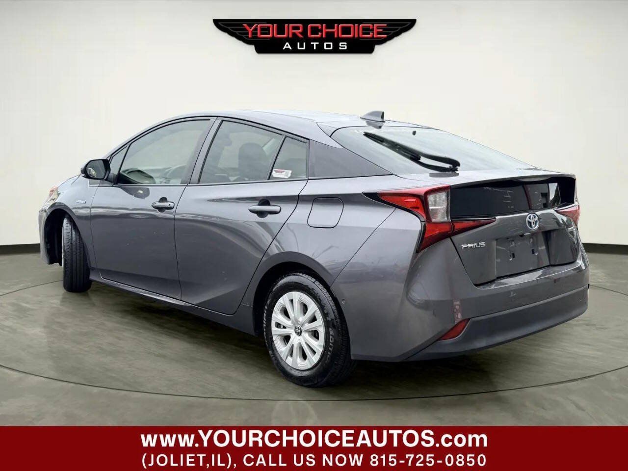 Used 2022 Toyota Prius LE FWD image 3