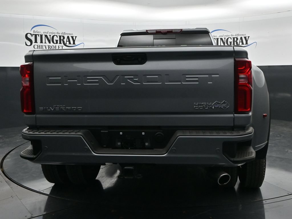 Used 2026 Chevrolet Silverado 3500 High Country w/ Technology Package AWD/4WD image 6
