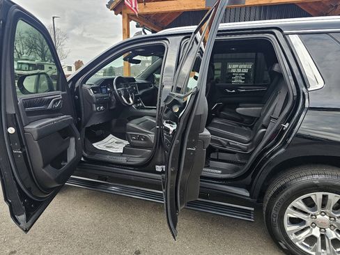 Used 2021 GMC Yukon Denali w/ Denali Premium Package image 7