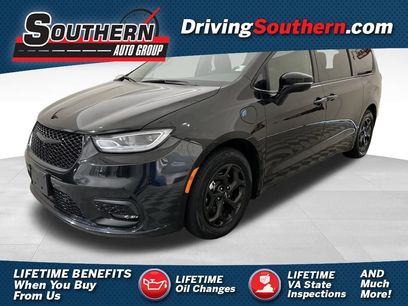 Used 2024 Chrysler Pacifica Premium