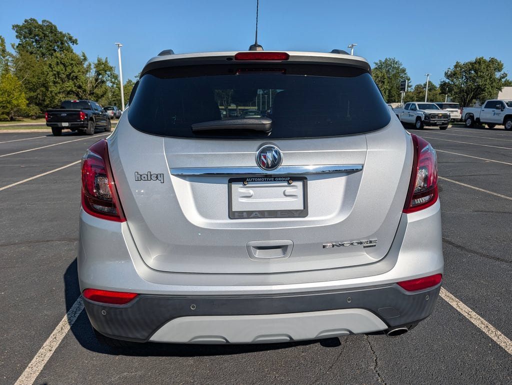 Used 2021 Buick Encore Preferred w/ Safety Package II AWD/4WD image 25