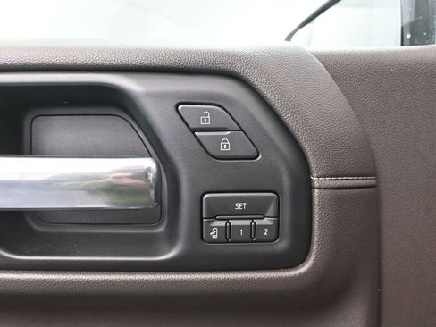 Used 2019 Chevrolet Silverado 1500 LTZ image 23