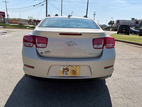 Used 2015 Chevrolet Malibu LT w/ Power Convenience Package image 6