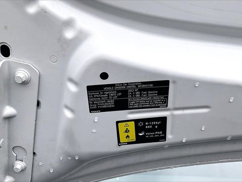 Certified 2023 Volvo XC60 B5 Plus w/ Protection Package Premier image 30