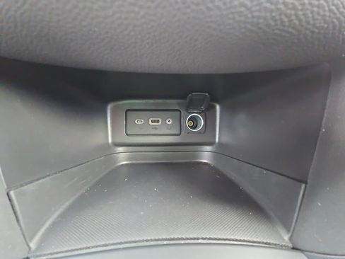 Used 2024 Chevrolet Equinox LT FWD image 32