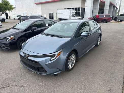 Used 2026 Toyota Corolla LE w/ LE Premium Package FWD image 1