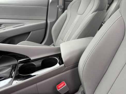 Used 2023 Hyundai Elantra SEL w/ Convenience Package image 14