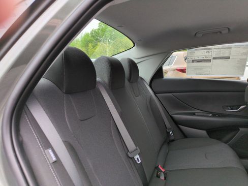 New 2026 Hyundai Elantra SE FWD image 39