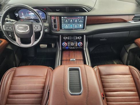 Used 2023 GMC Yukon XL Denali Ultimate AWD/4WD image 25