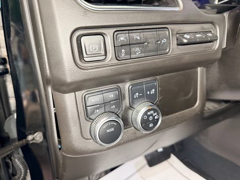 Used 2021 GMC Yukon AT4 w/ Technology Package AWD/4WD image 19