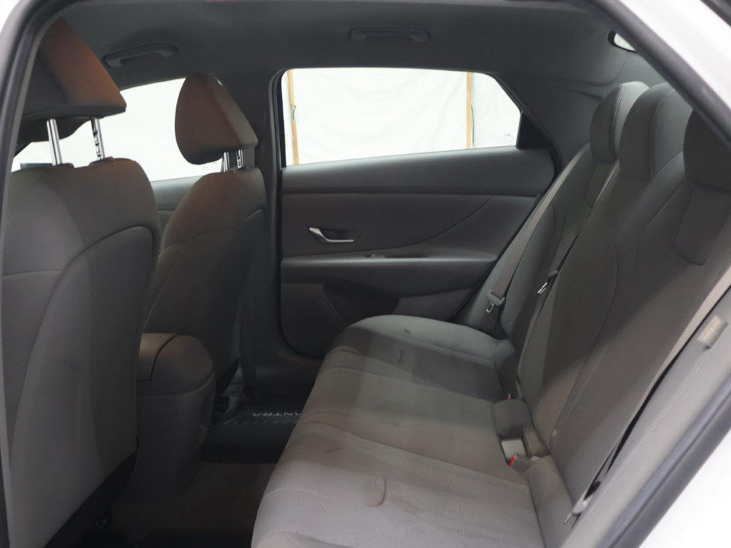 Used 2026 Hyundai Elantra SE FWD image 14