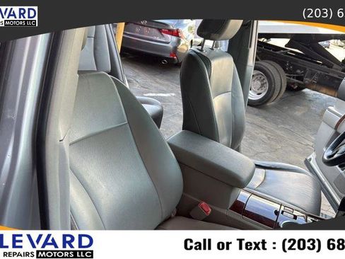 Used 2011 Toyota Highlander Limited w/ Tow Pkg AWD/4WD image 42