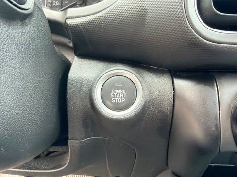 Used 2022 Hyundai Kona SEL FWD image 17
