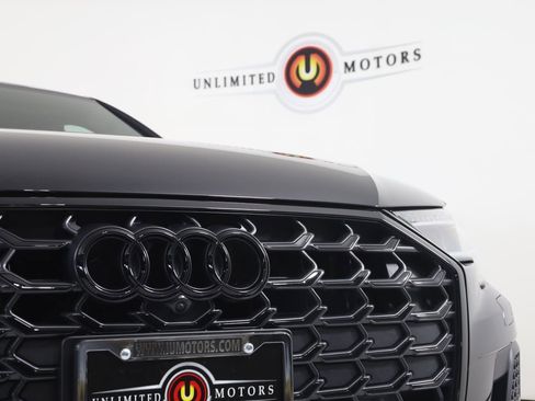 Used 2025 Audi S8 image 28