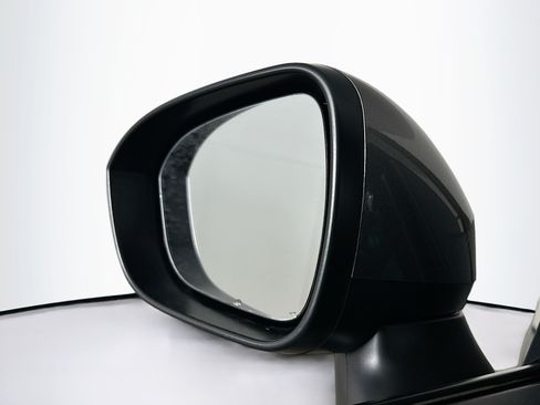 Used 2025 Nissan Rogue SV FWD image 16