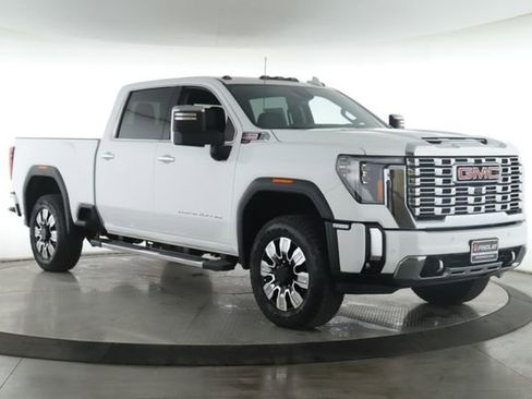 Used 2025 GMC Sierra 2500 Denali w/ Denali Reserve Package AWD/4WD image 2