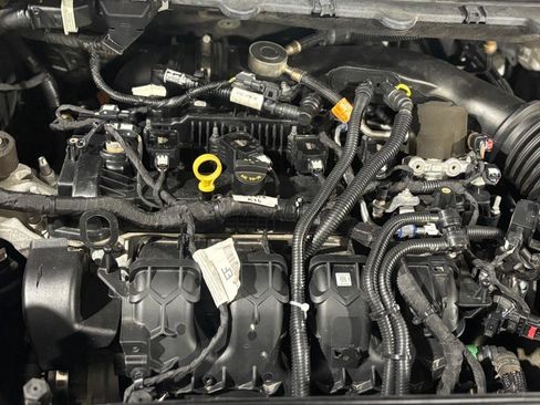 Used 2019 Ford Edge Titanium image 36