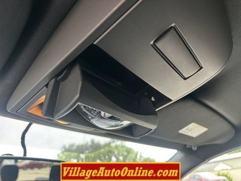 Used 2016 Dodge Grand Caravan SE FWD image 12