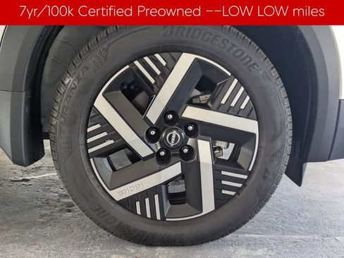 Used 2025 Nissan Kicks SV FWD image 11
