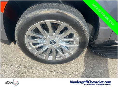 Used 2021 Cadillac Escalade ESV Premium Luxury AWD/4WD image 14