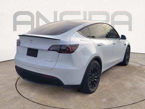 Used 2023 Tesla Model Y Long Range AWD/4WD image 5