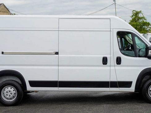 Used 2023 RAM ProMaster 2500 FWD image 9