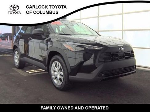 Used 2026 Toyota Corolla Cross L image 2