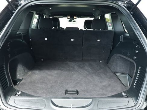 Used 2020 Jeep Grand Cherokee Laredo RWD image 10