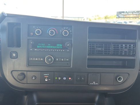Used 2025 GMC Savana 3500 LT w/ LT Preferred Equipment Group RWD image 11