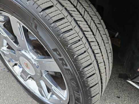Used 2013 Cadillac Escalade ESV Luxury AWD/4WD image 32