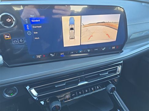 New 2026 Chevrolet Traverse LT image 24