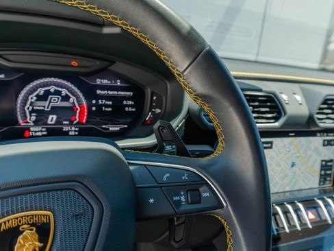 Used 2021 Lamborghini Urus AWD/4WD image 65