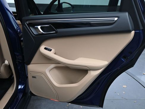 New 2026 Porsche Macan image 15