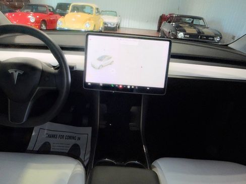 Used 2020 Tesla Model Y Long Range image 30