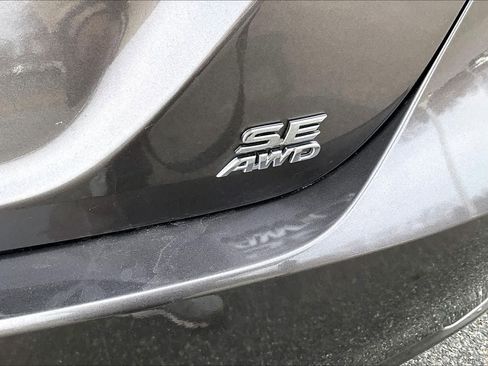 Used 2022 Toyota Camry SE w/ Cold Weather Package image 10