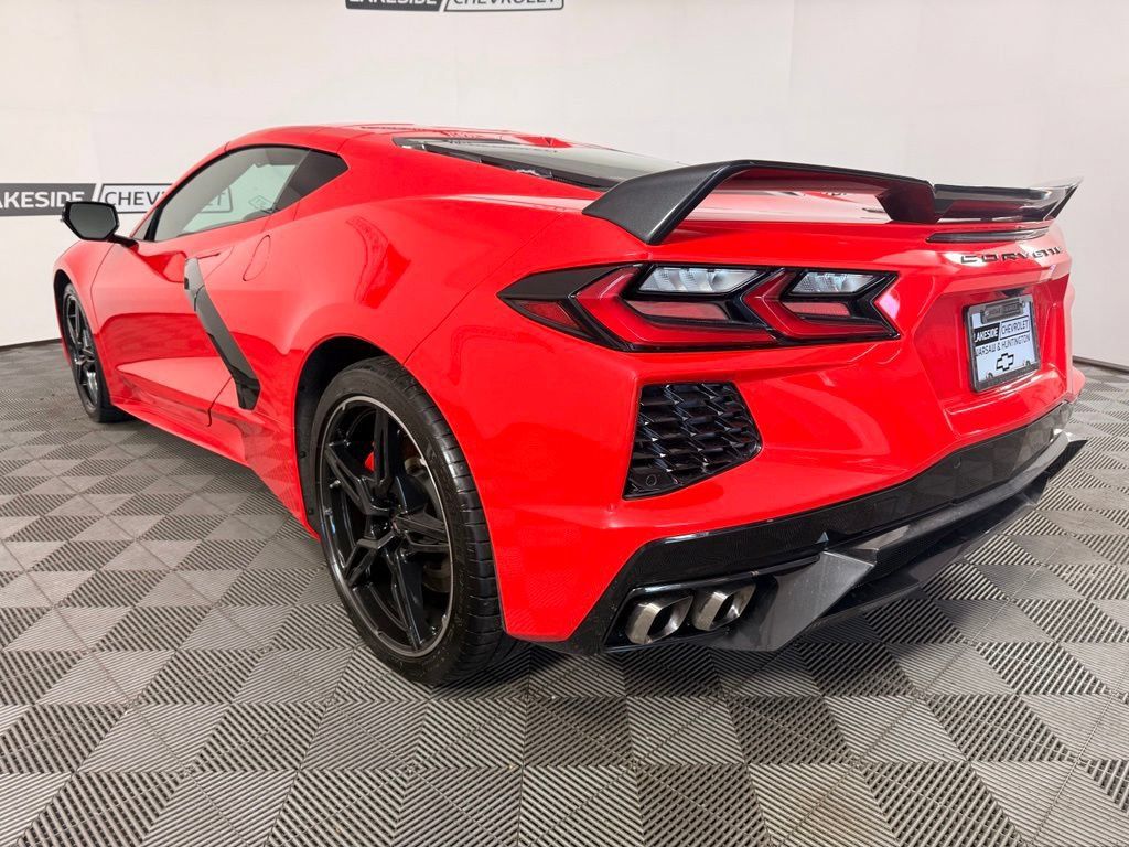 Used 2020 Chevrolet Corvette Stingray Preferred Cpe w/ 2LT Preferred Equipment Group RWD image 4
