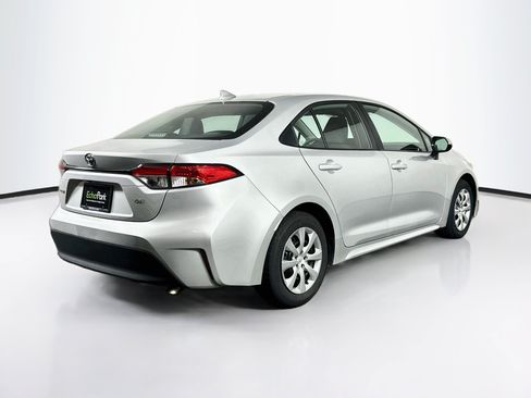 Used 2025 Toyota Corolla LE FWD image 9