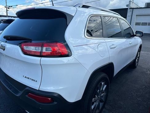Used 2018 Jeep Cherokee Limited AWD/4WD image 4