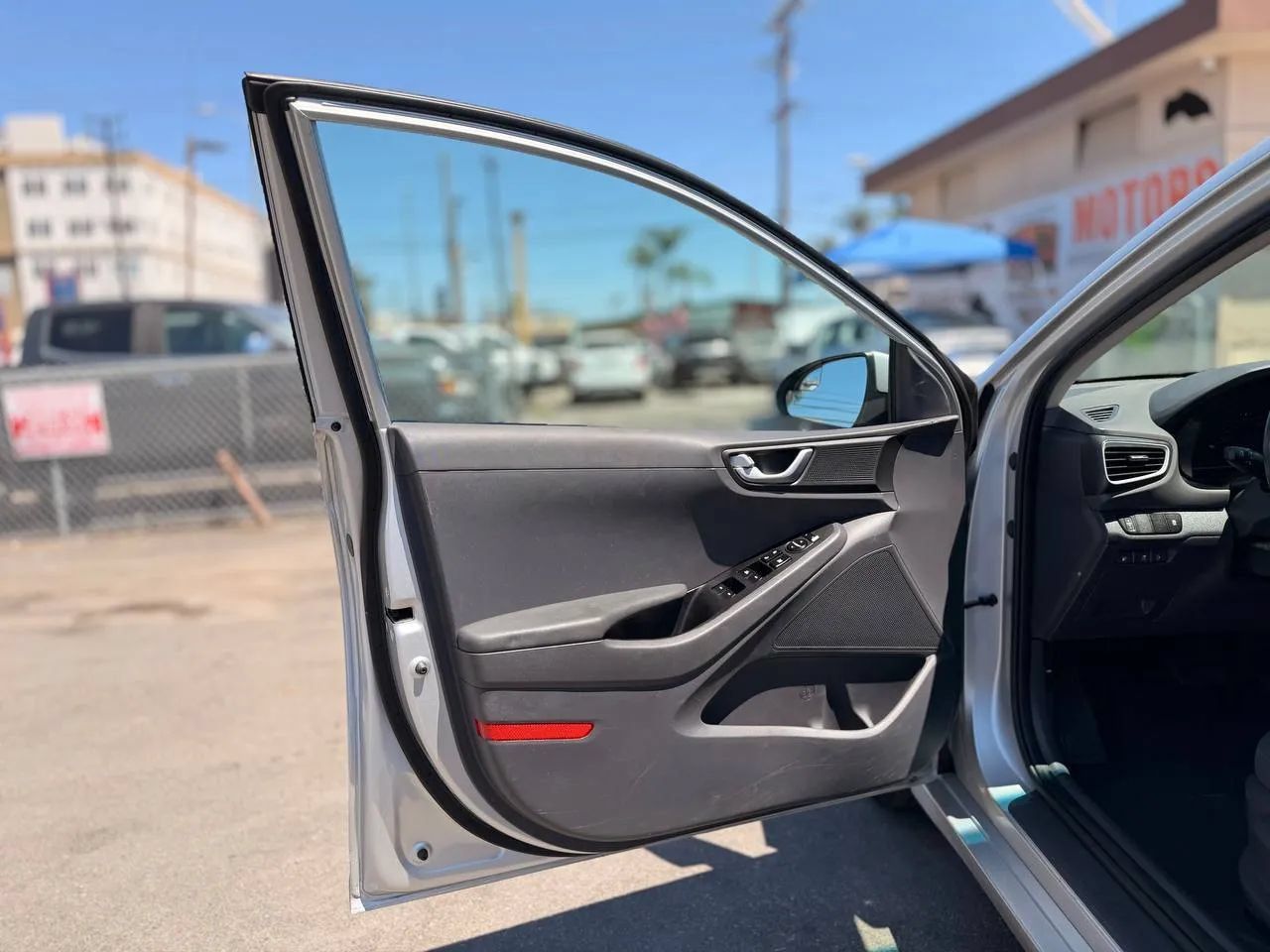 Used 2019 Hyundai Ioniq Electric FWD image 22