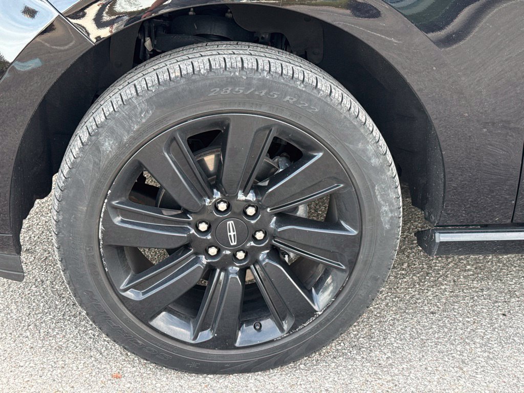 Used 2023 Lincoln Navigator Reserve AWD/4WD image 5