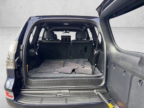 Used 2020 Lexus GX 460 Premium w/ Premium Package image 8