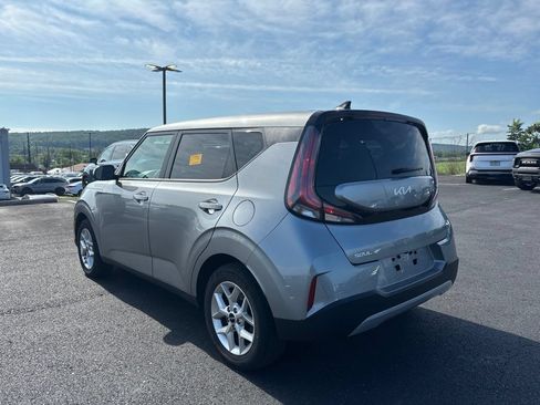 Used 2024 Kia Soul LX w/ Option Group 015 FWD image 5
