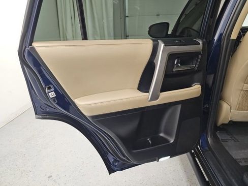 Used 2020 Toyota 4Runner SR5 Premium AWD/4WD image 27
