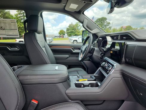New 2026 GMC Sierra 3500 Denali w/ Denali Reserve Package AWD/4WD image 7