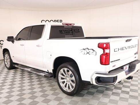 Used 2022 Chevrolet Silverado 1500 High Country w/ Technology Package AWD/4WD image 24